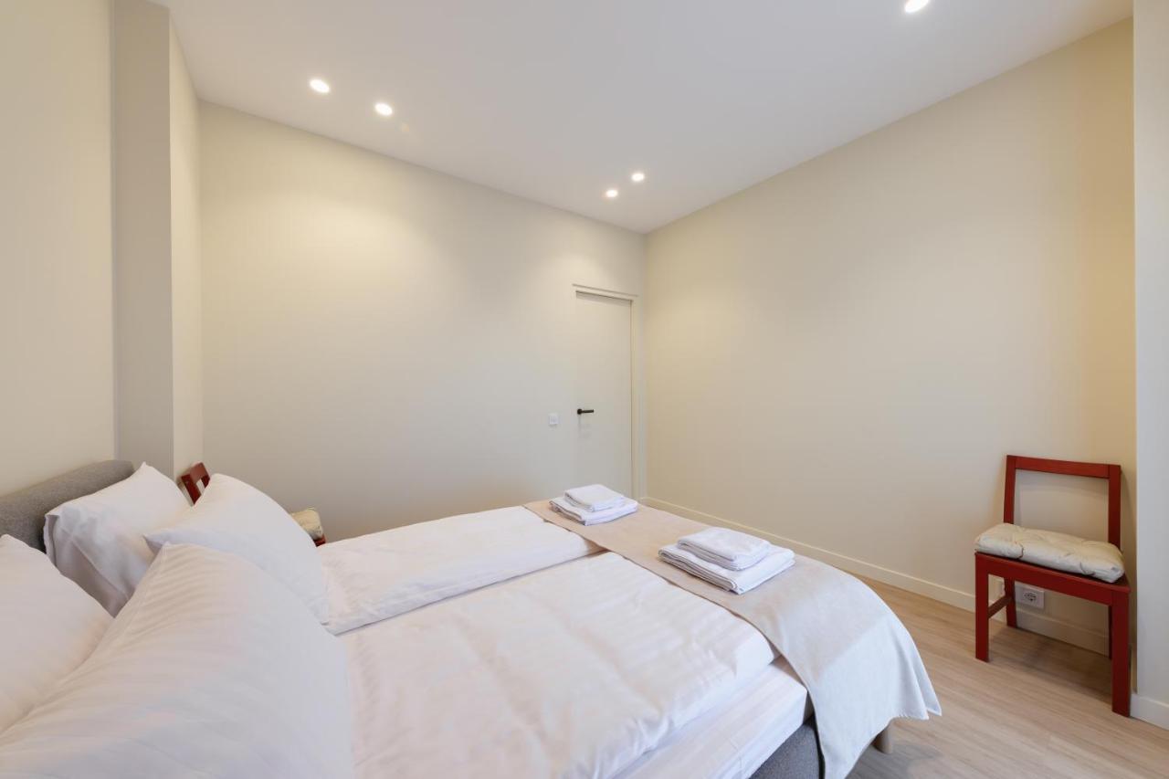 Мм Group Apartment Ujgorod Dış mekan fotoğraf