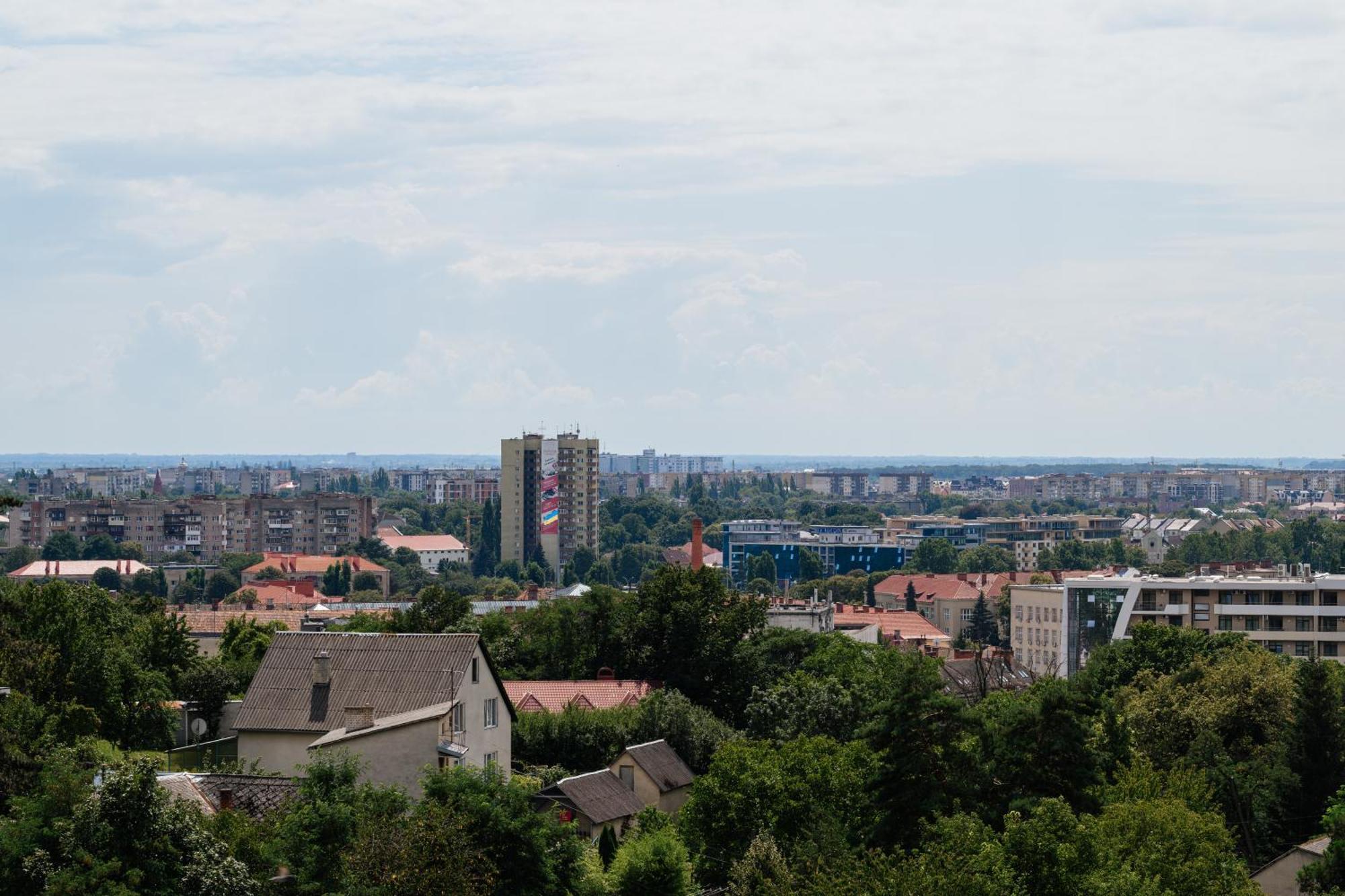 Мм Group Apartment Ujgorod Dış mekan fotoğraf