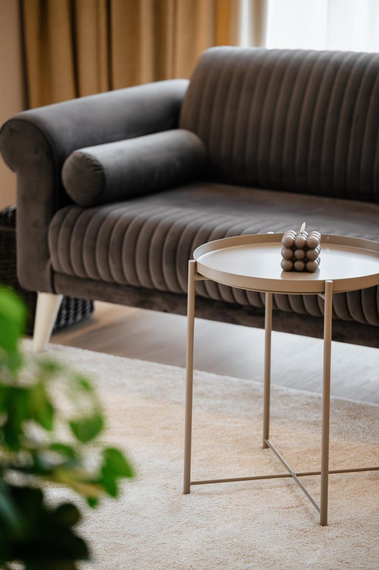 Мм Group Apartment Ujgorod Dış mekan fotoğraf
