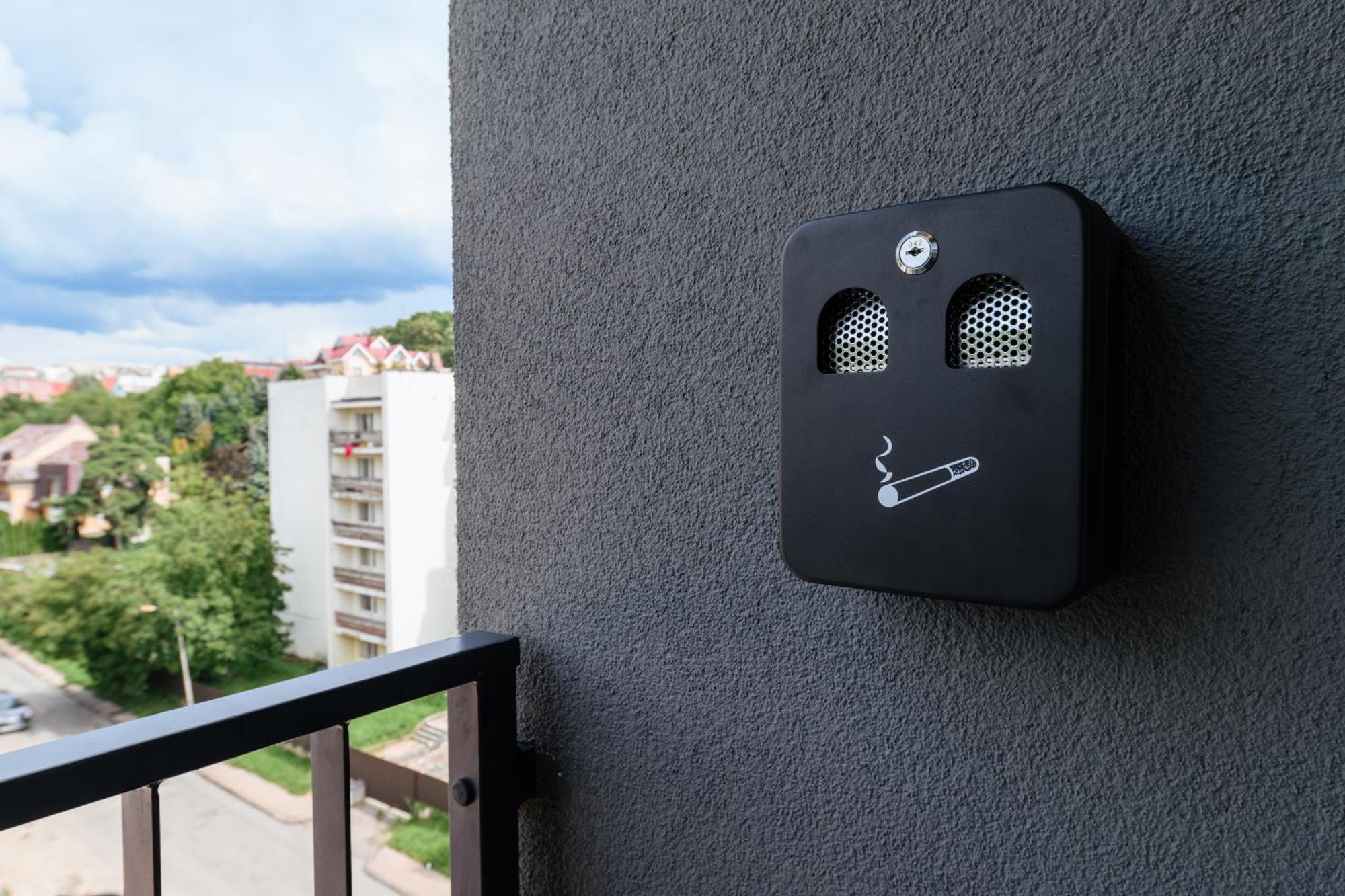 Мм Group Apartment Ujgorod Dış mekan fotoğraf
