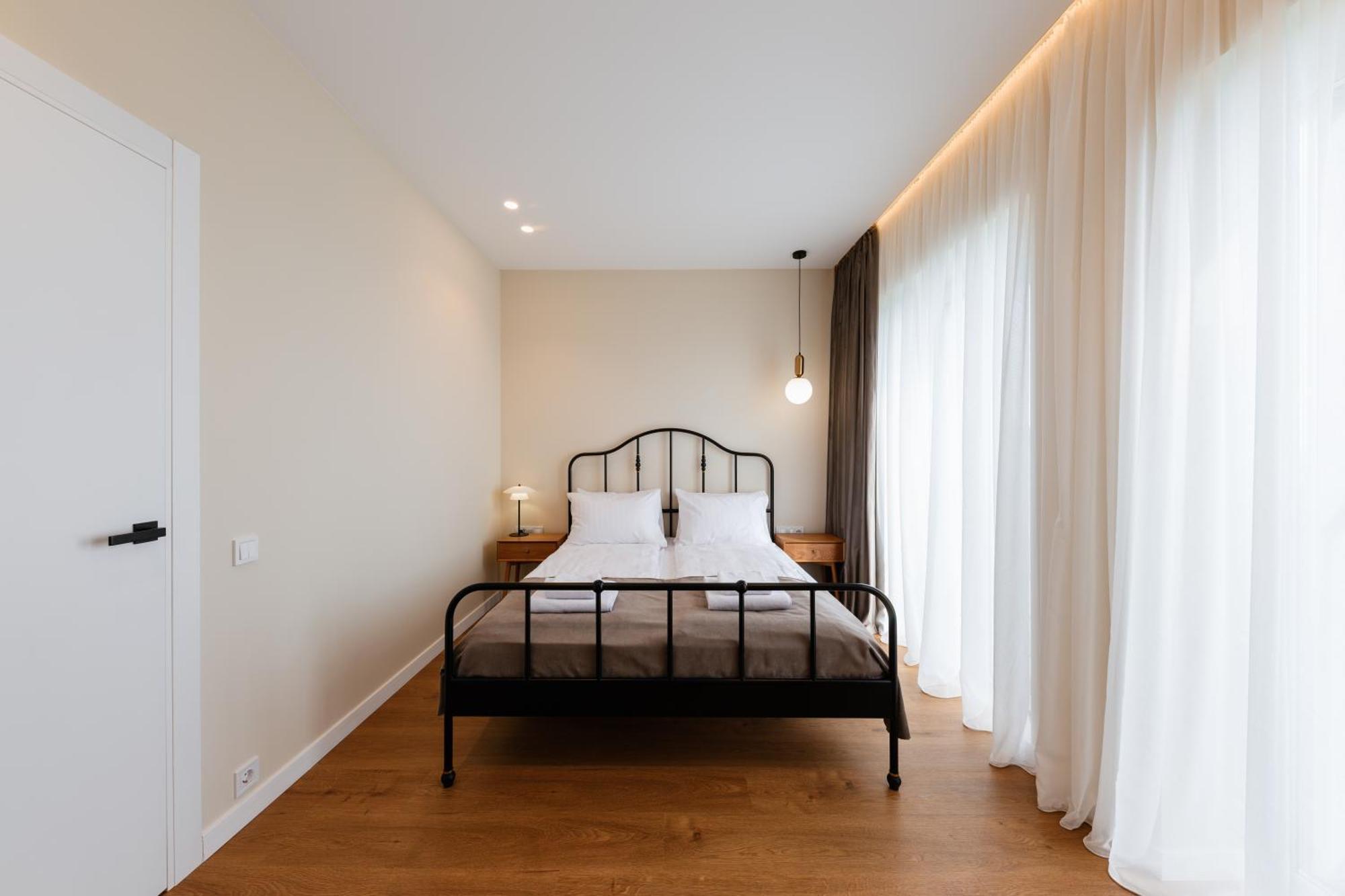 Мм Group Apartment Ujgorod Dış mekan fotoğraf