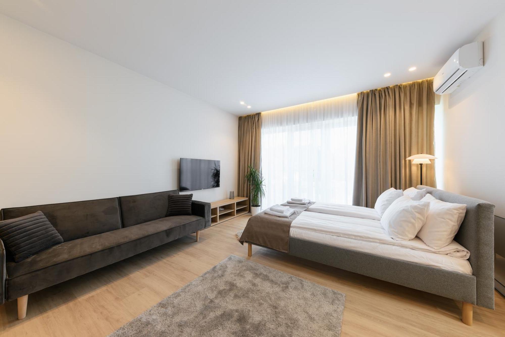 Мм Group Apartment Ujgorod Dış mekan fotoğraf