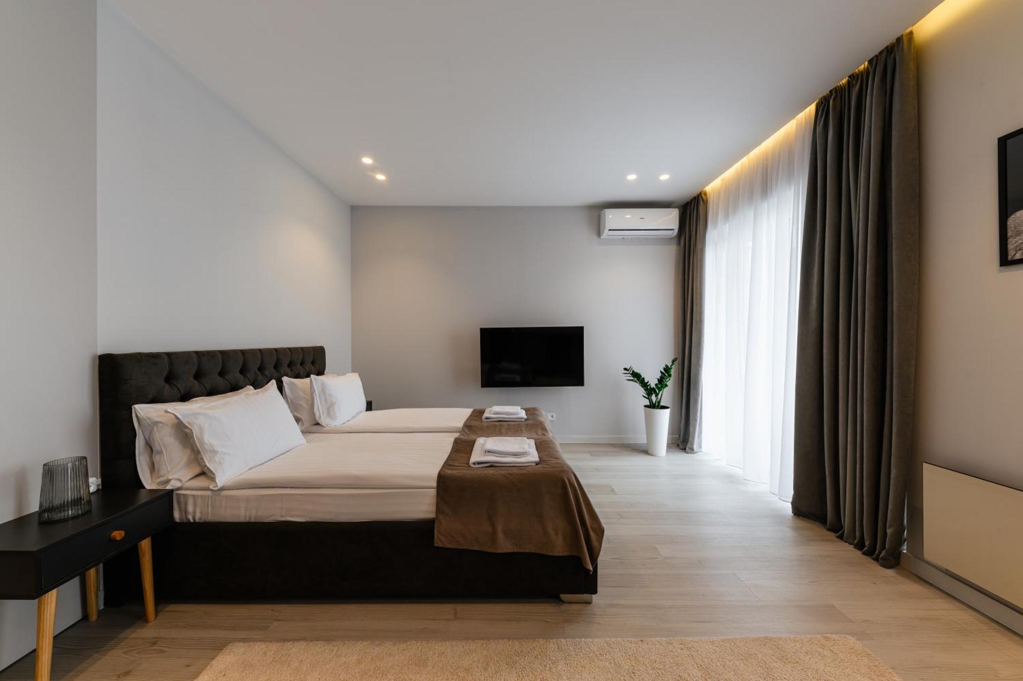 Мм Group Apartment Ujgorod Dış mekan fotoğraf