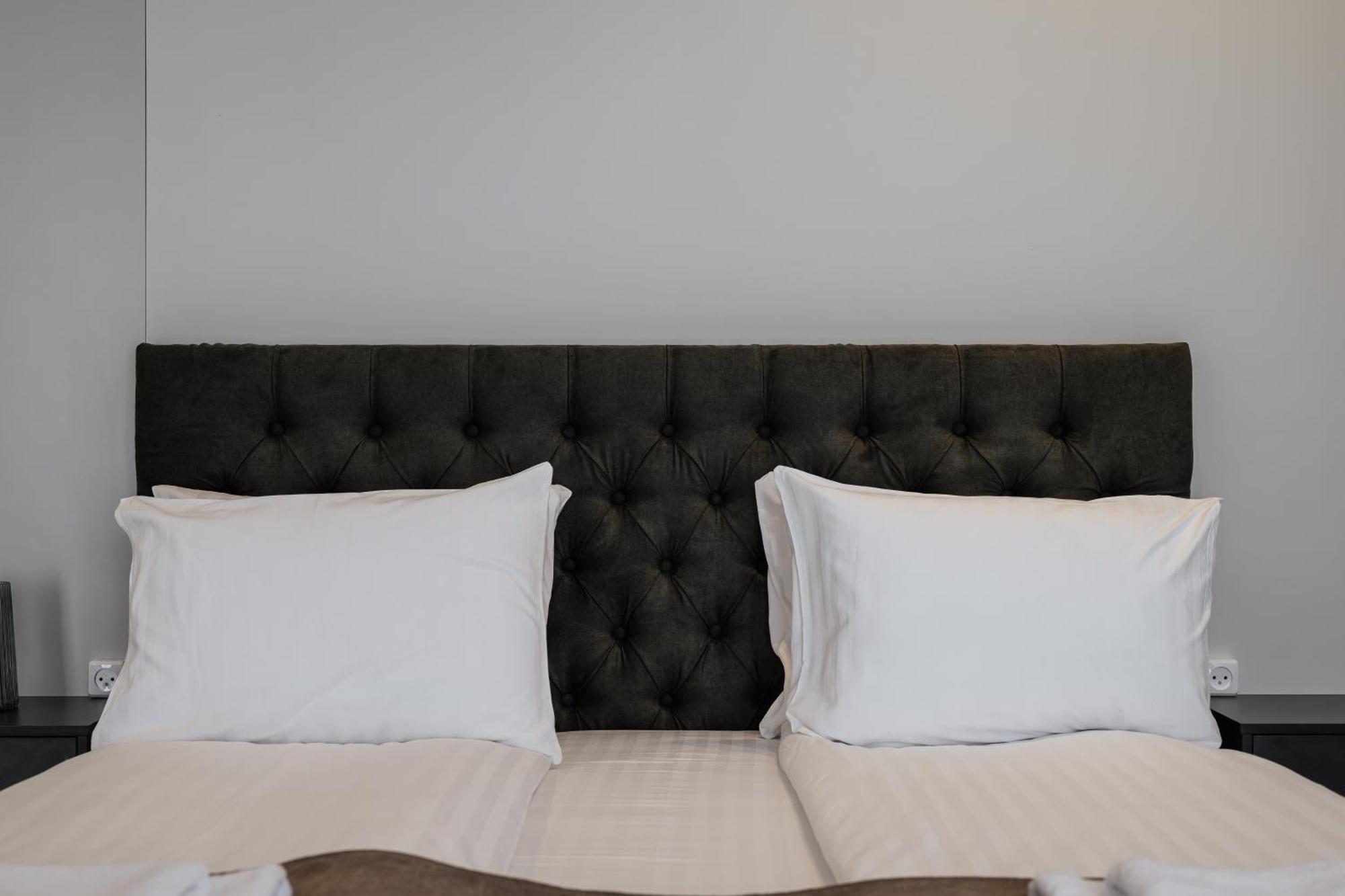 Мм Group Apartment Ujgorod Dış mekan fotoğraf