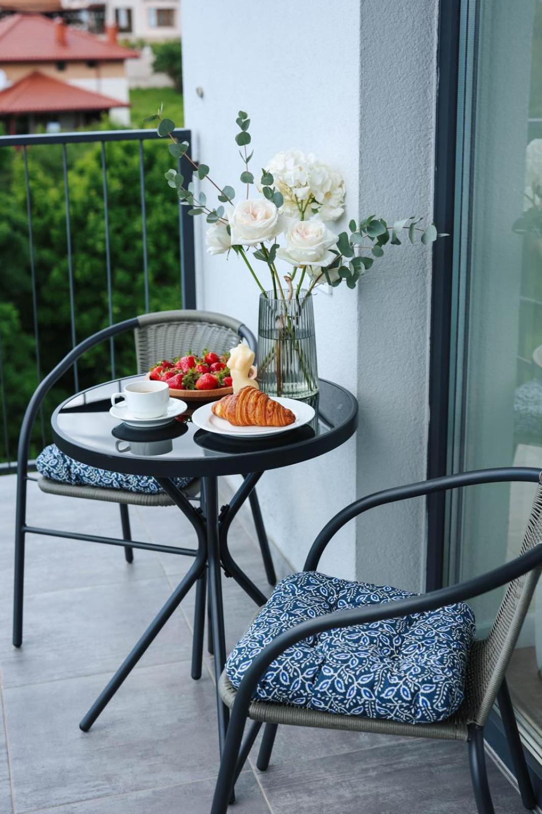 Мм Group Apartment Ujgorod Dış mekan fotoğraf