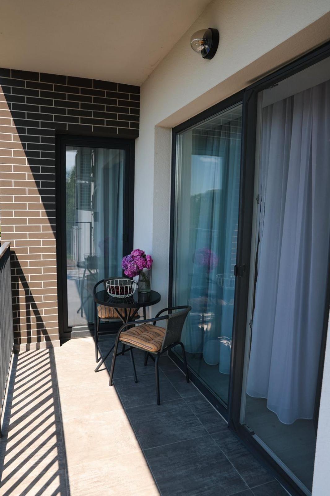 Мм Group Apartment Ujgorod Dış mekan fotoğraf