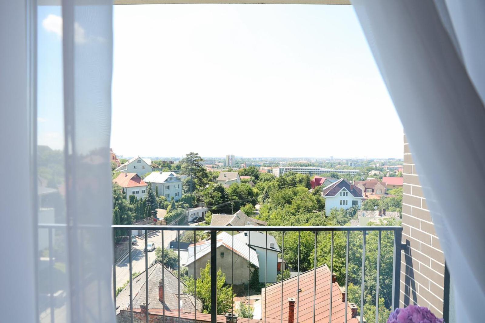 Мм Group Apartment Ujgorod Dış mekan fotoğraf